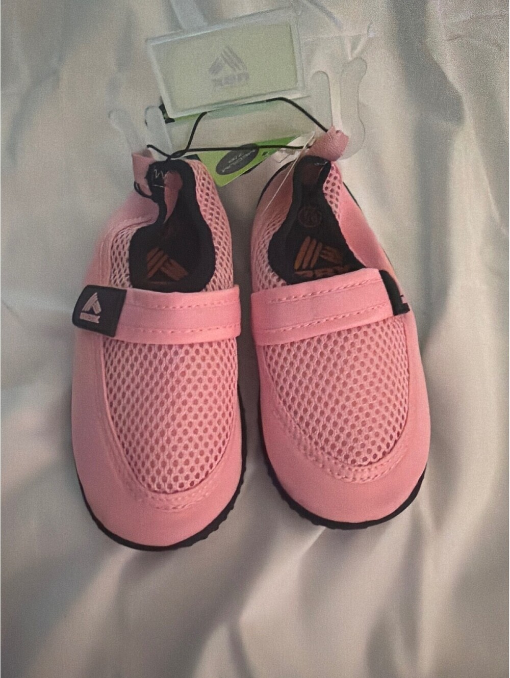 RBX kids 7/8 Swim Shoes Pink